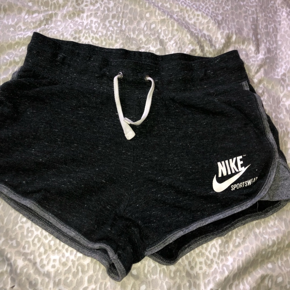 Selling small Nike shirts and top worn once gently used